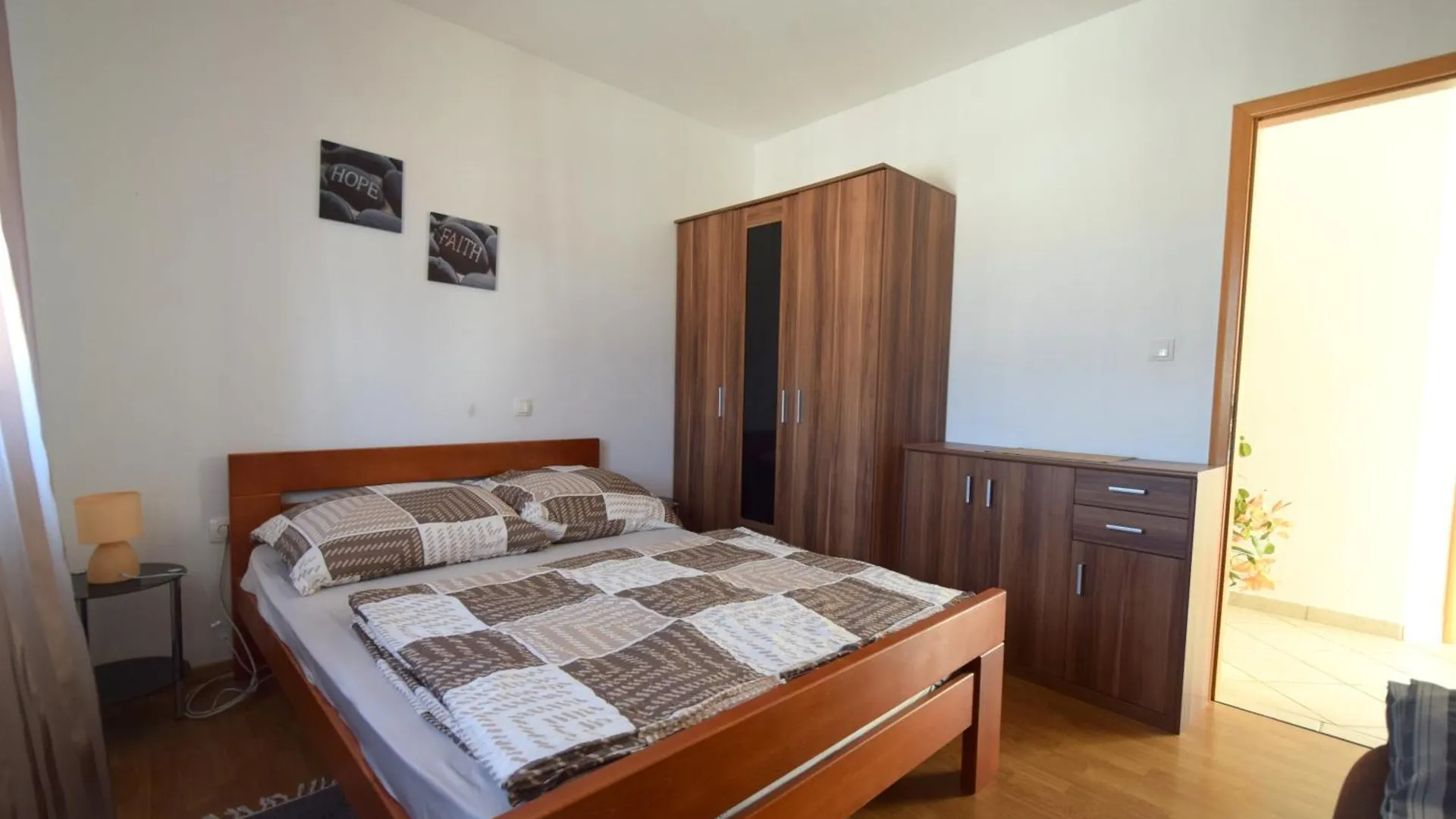 Apartments Mikec Malinska